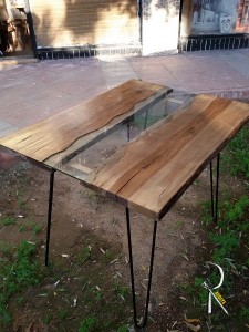 Camlı Ceviz Nehir Masa /  River Table - DAS42